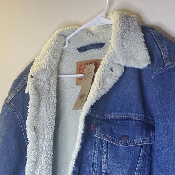 Levi's Sherpa Lined Denim Trucker Jacket - Picture 1 of 4